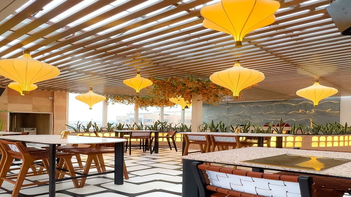 Where to Stay Near Park Street If You Have Meetings, Dinners & Plans