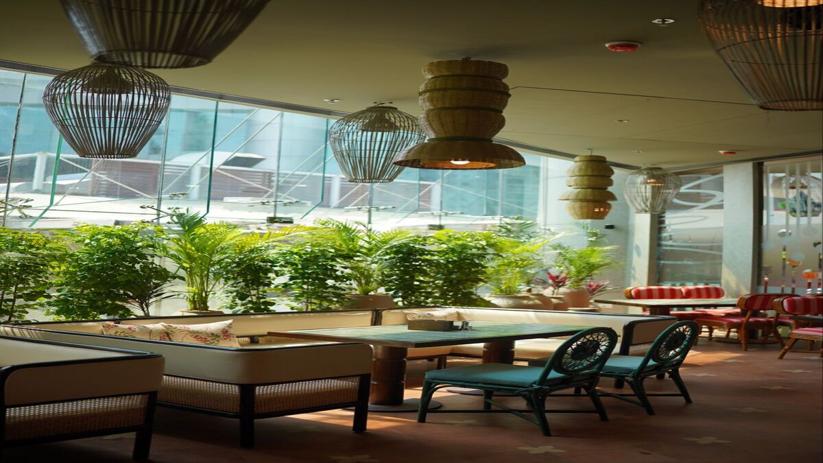 Scarlet Arrives at Mani Square Mall: Kolkata’s New Must-Visit Cafe Destination