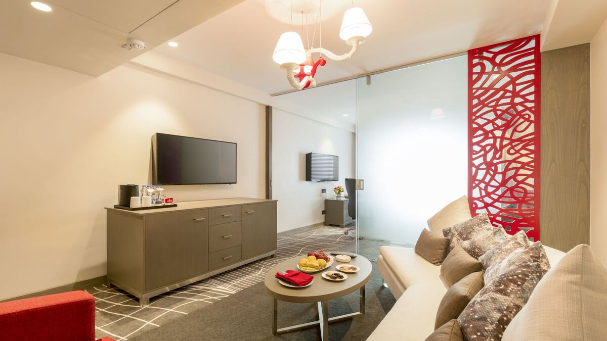 Luxury Hotel vs Boutique Hotel in Kolkata—What will you choose for your next trip?